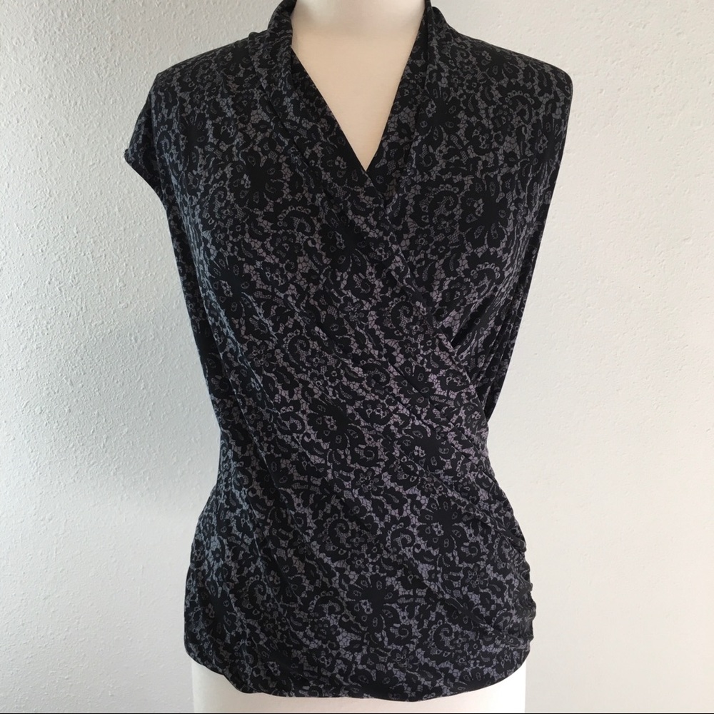 Vince Camuto black & gray faux lace top M